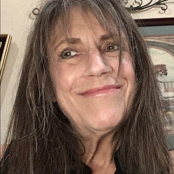 Meet Your Stylingwithme Posher! - Picture 3 of 3